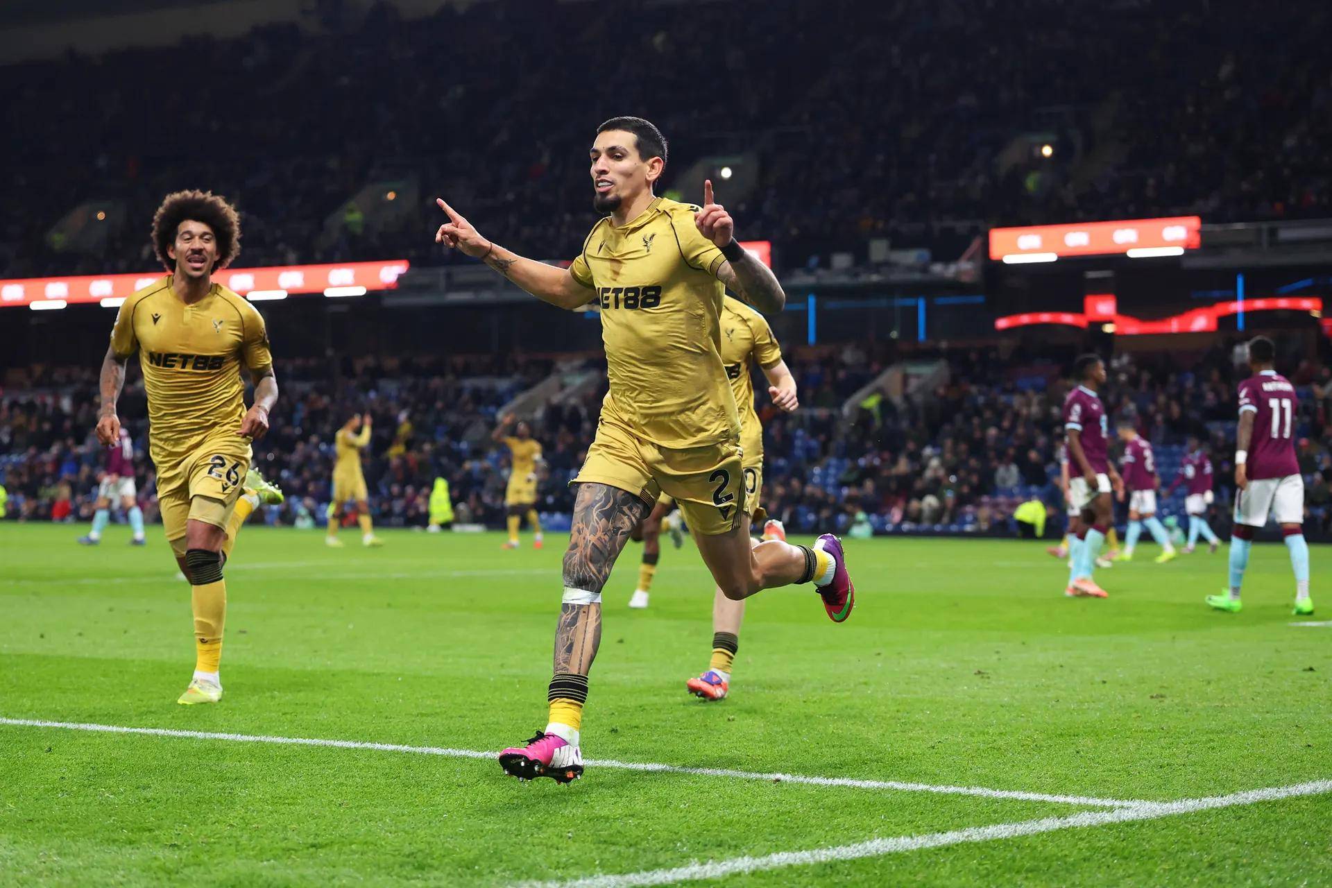 九游体育下载包含勒沃库森围绕欧联再遭质疑集结日洛杉矶湖人备战足总杯，今夜瓦伦西亚调整名单以备英超瞬间刷屏的词条