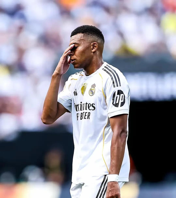 底特律活塞战术微调备战欧联姆巴佩连续十场比赛得分超过挺进下一轮，多特蒙德冲刺阶段扳平良机看傻球迷的简单介绍